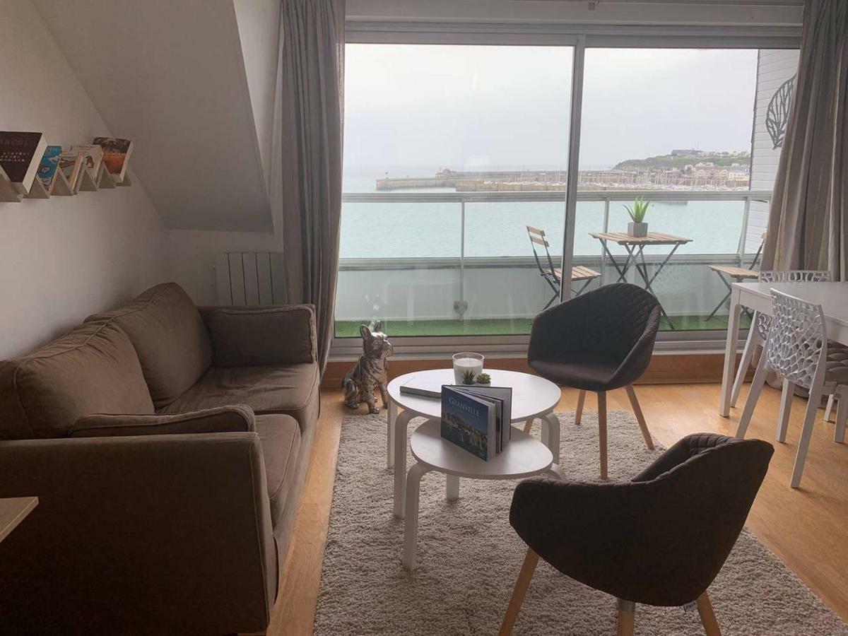 Un Balcon Sur La Mer, Acces Direct A La Plage Гранвил Екстериор снимка