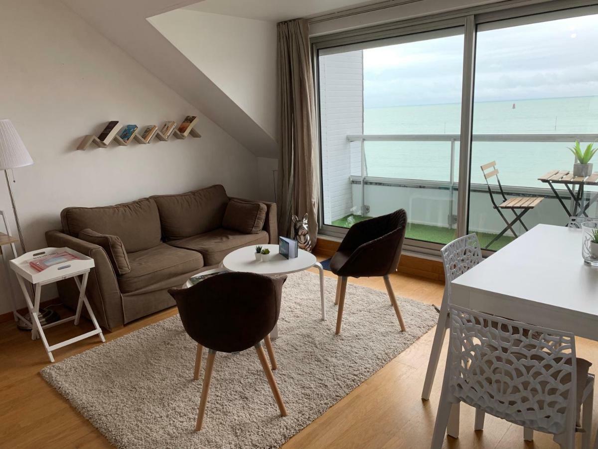 Un Balcon Sur La Mer, Acces Direct A La Plage Гранвил Екстериор снимка