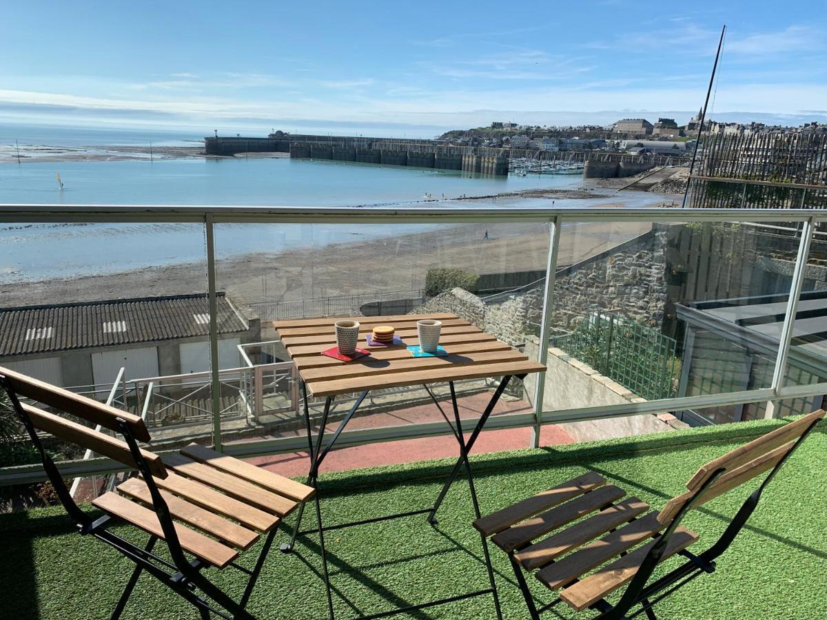 Un Balcon Sur La Mer, Acces Direct A La Plage Гранвил Екстериор снимка