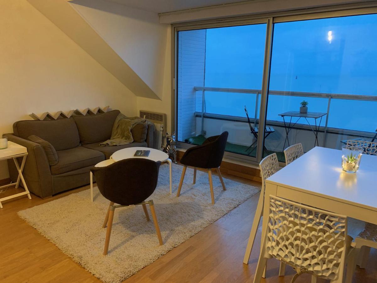 Un Balcon Sur La Mer, Acces Direct A La Plage Гранвил Екстериор снимка